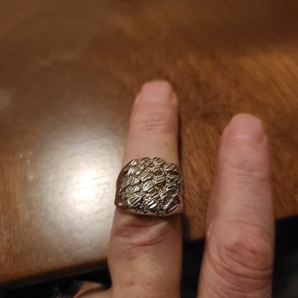 Gold ring - Picture 2 of 3